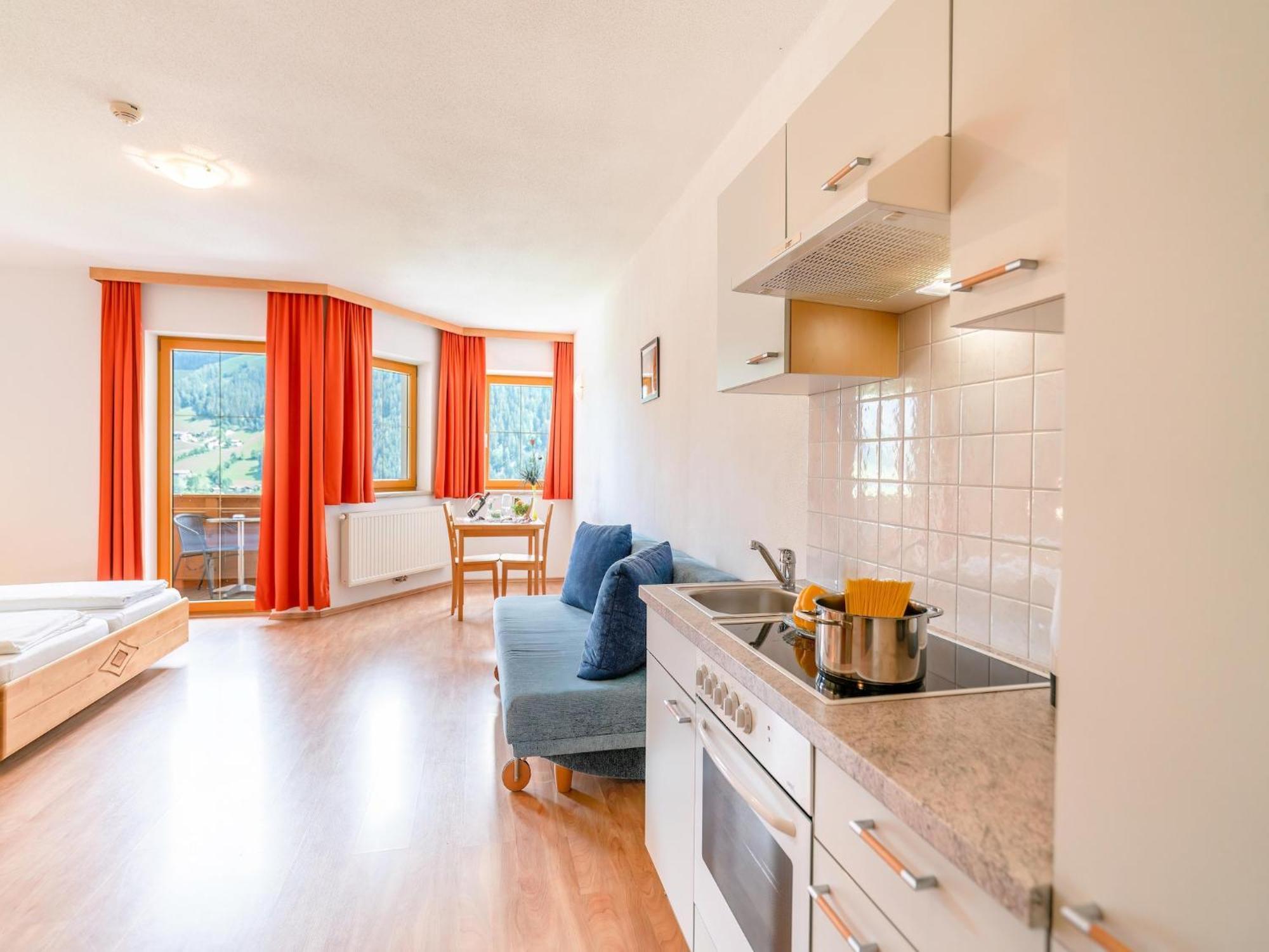 Plush Apartment With Mountain Views Neustift im Stubaital Buitenkant foto
